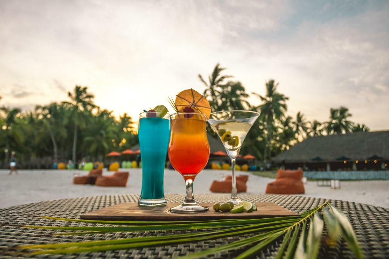 Oceanica Resort Panglao, Bohol Екстер'єр фото Cocktails at a beach resort
