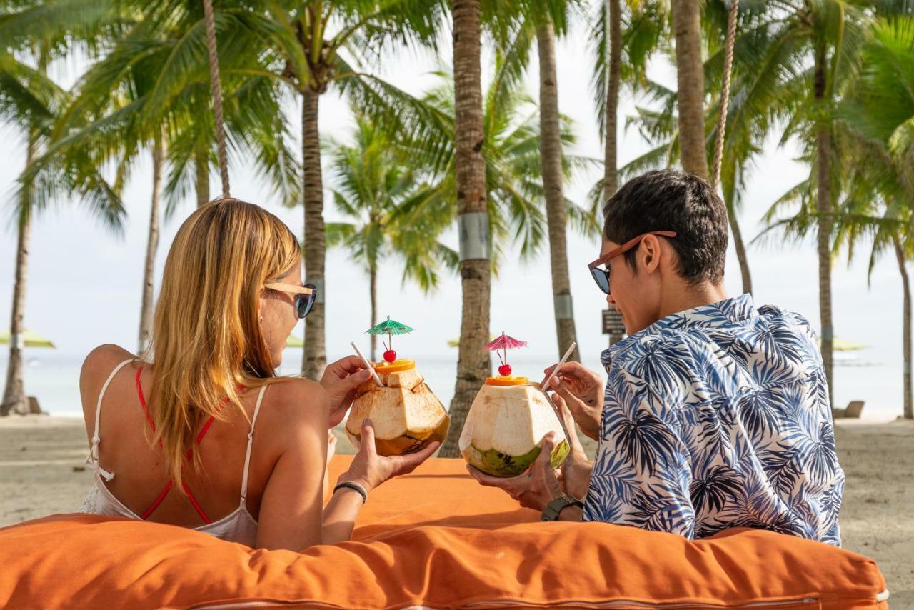 Oceanica Resort Panglao, Bohol Екстер'єр фото Tourists at a beach resort in Vietnam