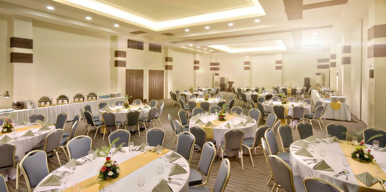 Oceanica Resort Panglao, Bohol Екстер'єр фото The ballroom of the hotel